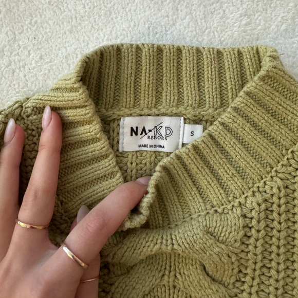 Green Sweater - Picture 3 of 8